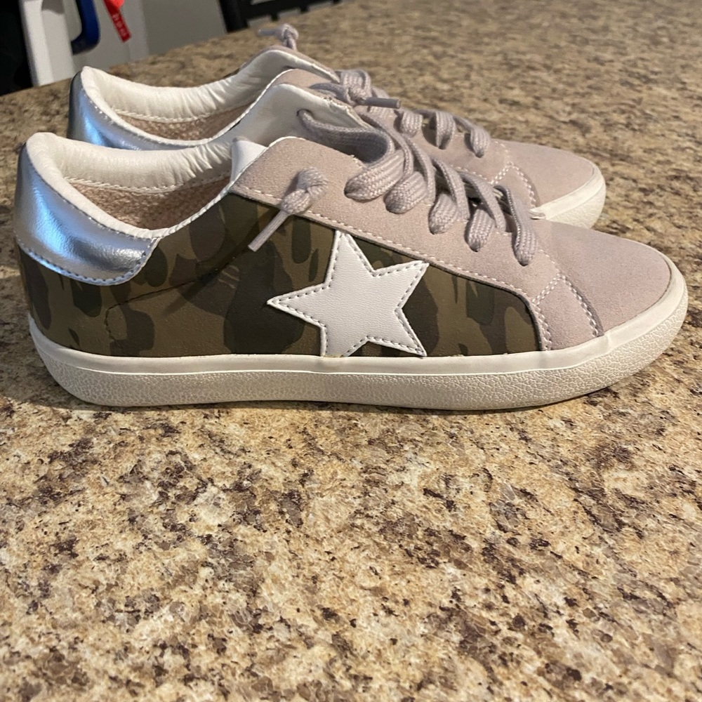Steve Madden Sneaker